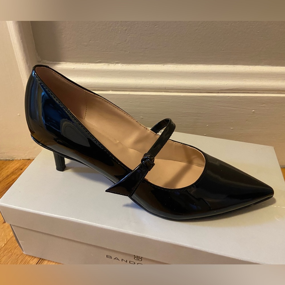 Bandolino Patent Leather heels - Elegant Design